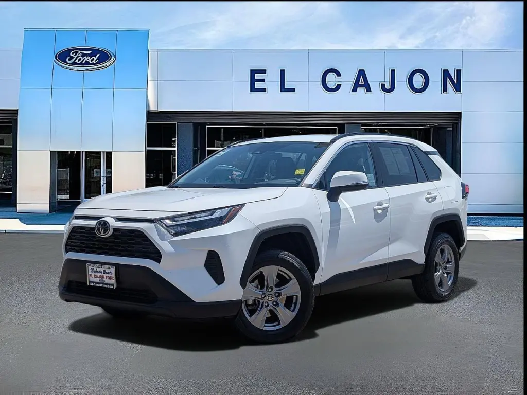 Toyota RAV4 2025 XLE 4dr SUV