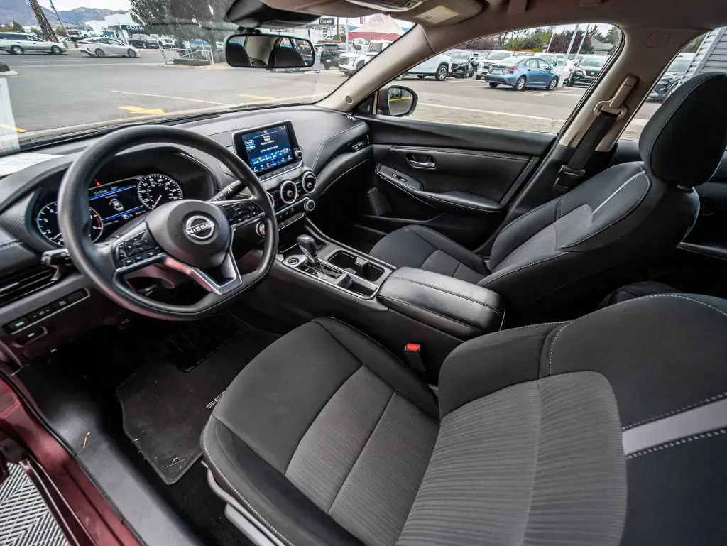 Nissan Sentra 2025 SV 4p Sedan