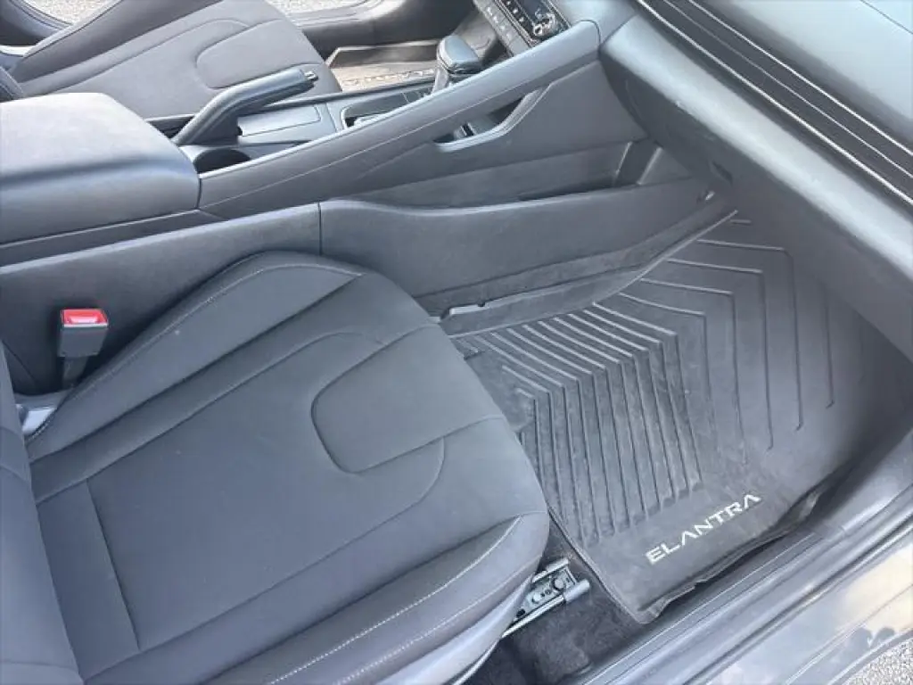 Hyundai ELANTRA 2025 SEL Sport Sedán 4 puertas