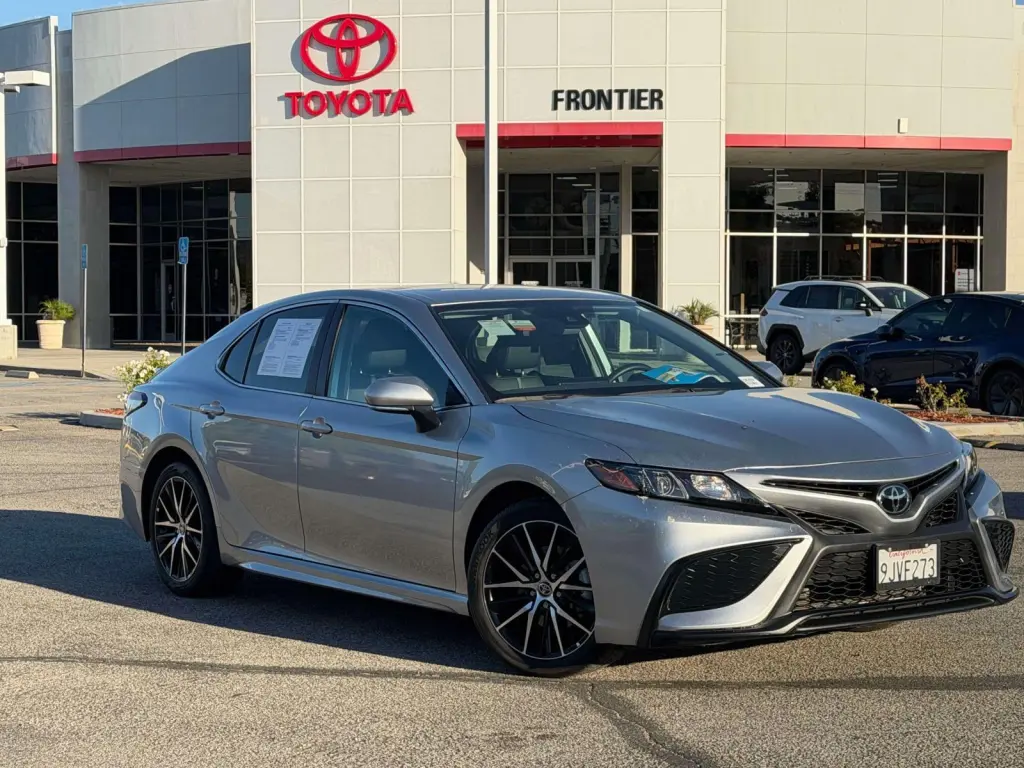 Toyota Camry 2024 SE 4p Sedán