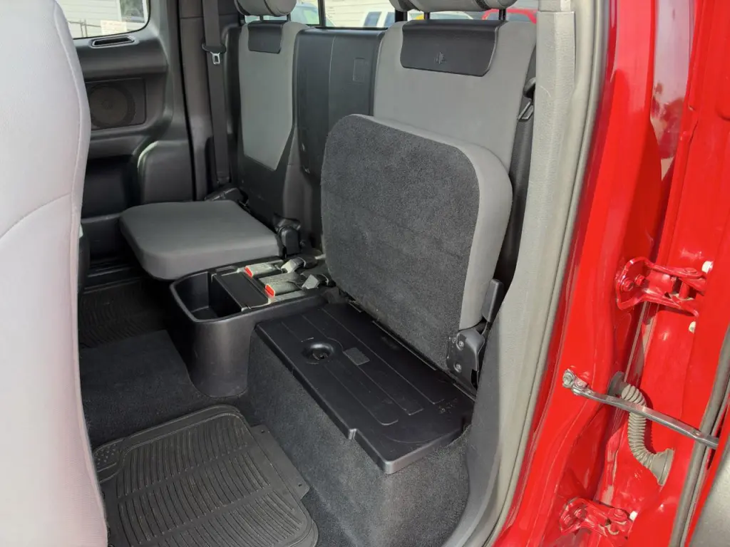 2017 Toyota Tacoma TRD Off Road Access Cab 6' Bed V6 4x4
