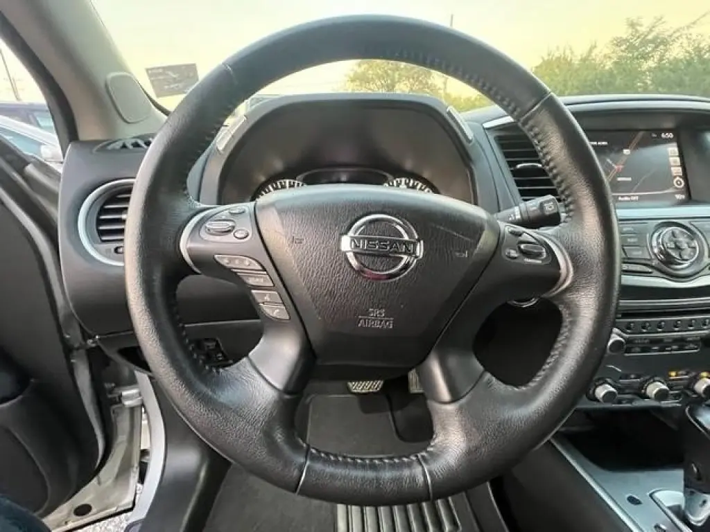 2017 Nissan Pathfinder 4x4 SL