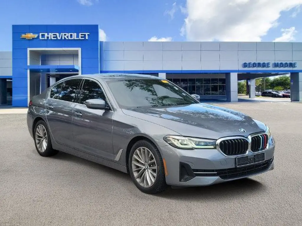 Sedán BMW Serie 5 2021 530i 4 puertas