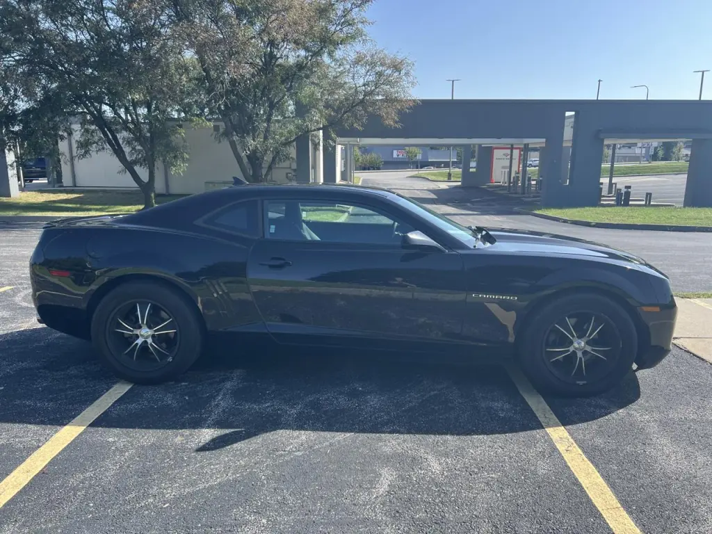 2013 Chevrolet Camaro 2dr Cpe LS w/2LS