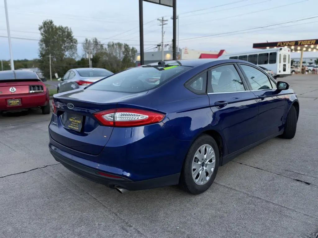 2013 Ford Fusion S