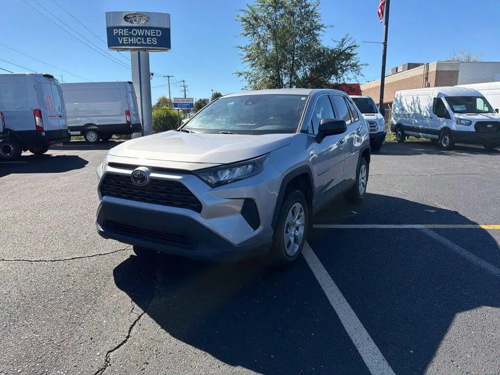 Toyota RAV4 2022 AWD LE 4dr SUV