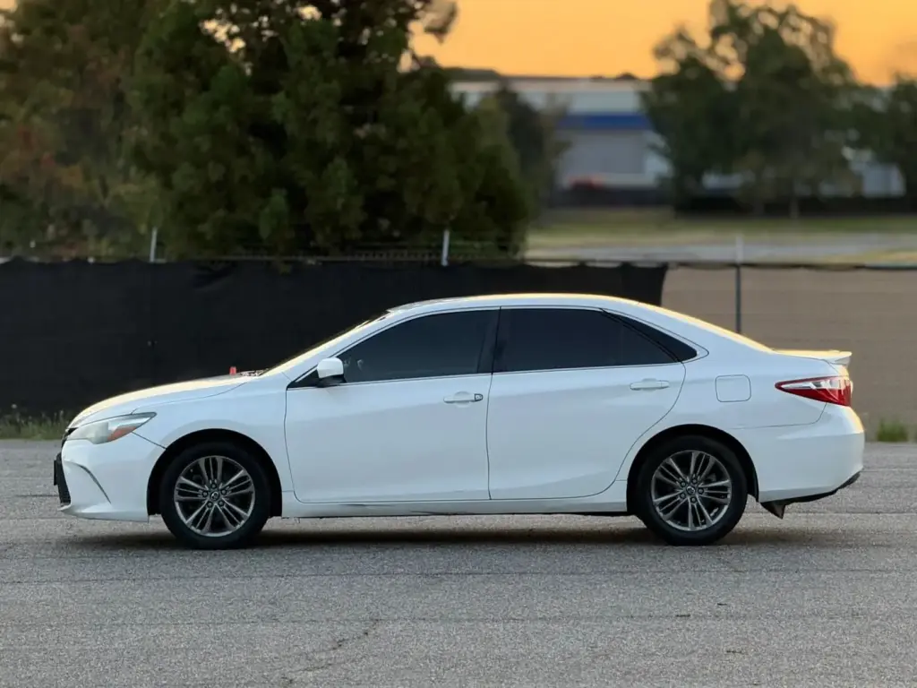 Toyota Camry 2016 SE 4dr Sedan