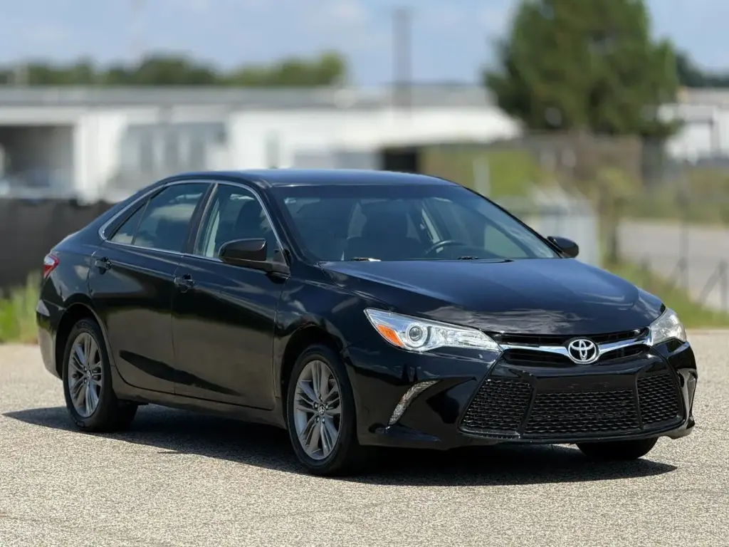 Toyota Camry 2017 SE Sedán de 4 puertas