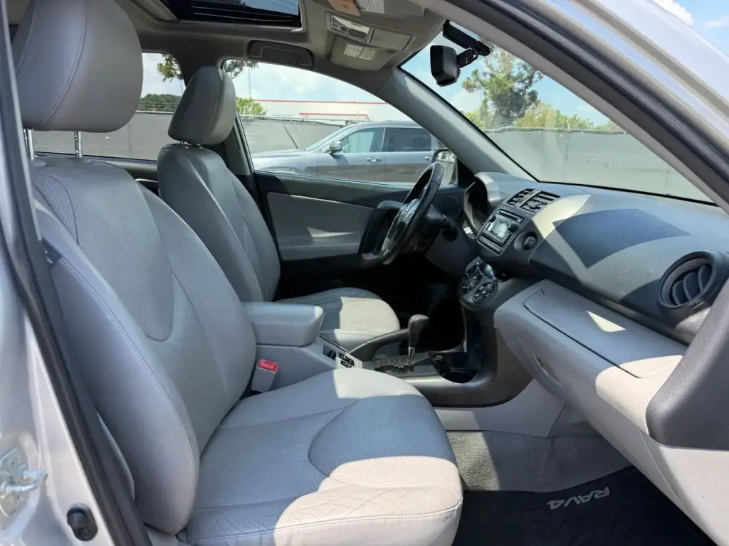 Toyota RAV4 2012 4x4 Limited 4dr SUV V6