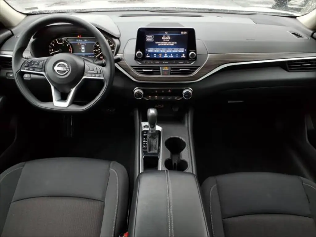 Nissan Altima 2025 2.5 SV 4dr Sedán