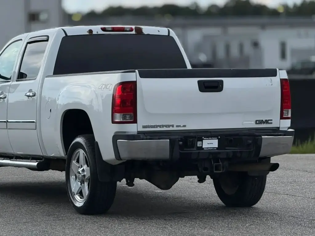 GMC Sierra 2500HD 2013 4x4 SLE 4dr Crew Cab SB