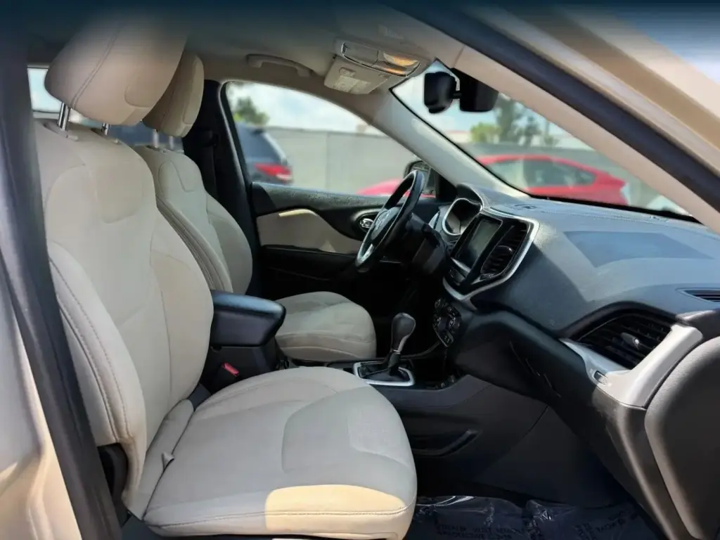 Jeep Cherokee 2015 Latitude 4dr SUV