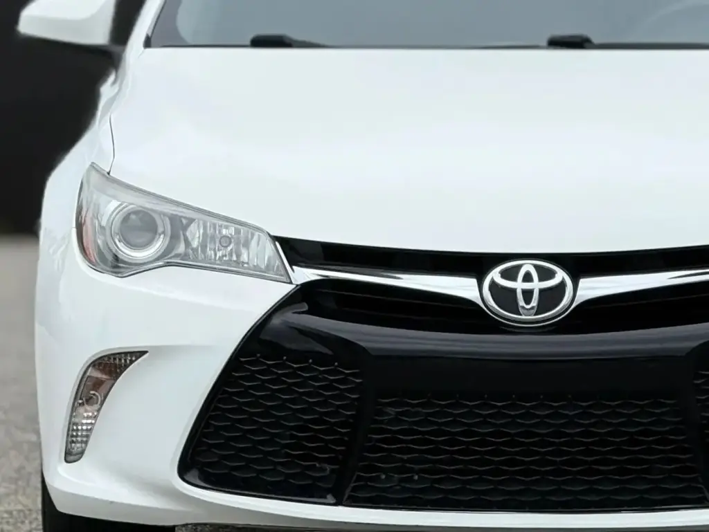 Toyota Camry 2017 SE 4dr Sedán