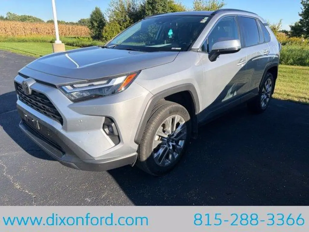 Toyota RAV4 2024 AWD XLE Premium 4p SUV