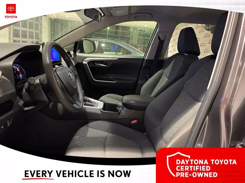 Toyota RAV4 2024 XLE 4dr SUV