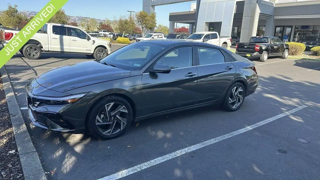 Hyundai ELANTRA Hybrid 2024 Limited 4dr Sedán