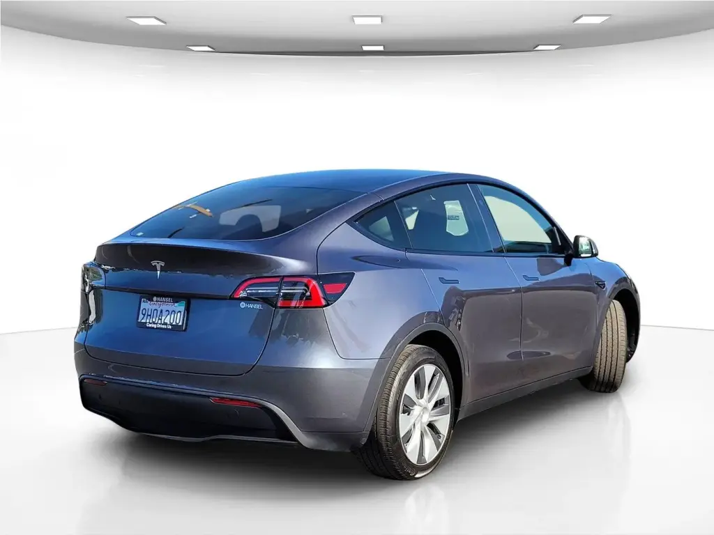 Tesla Model Y 2023 AWD Long Range 4dr Crossover