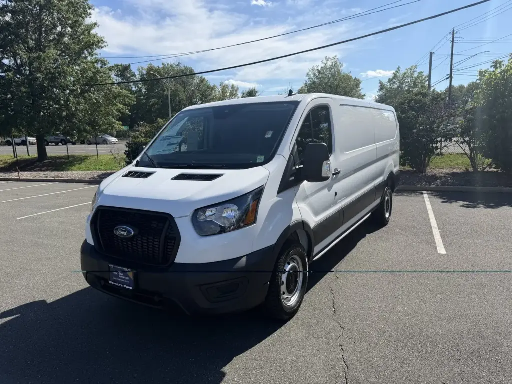 Ford Transit 2025 150 3dr SWB Techo Bajo Furgón de Carga