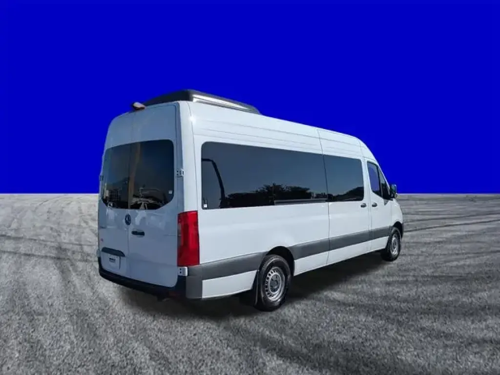 Mercedes-Benz Sprinter 2025 2500 3dr 170 in. WB High Roof Passenger Van (2.0L I4)