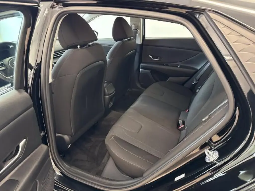 Hyundai ELANTRA 2025 SE 4dr Sedan