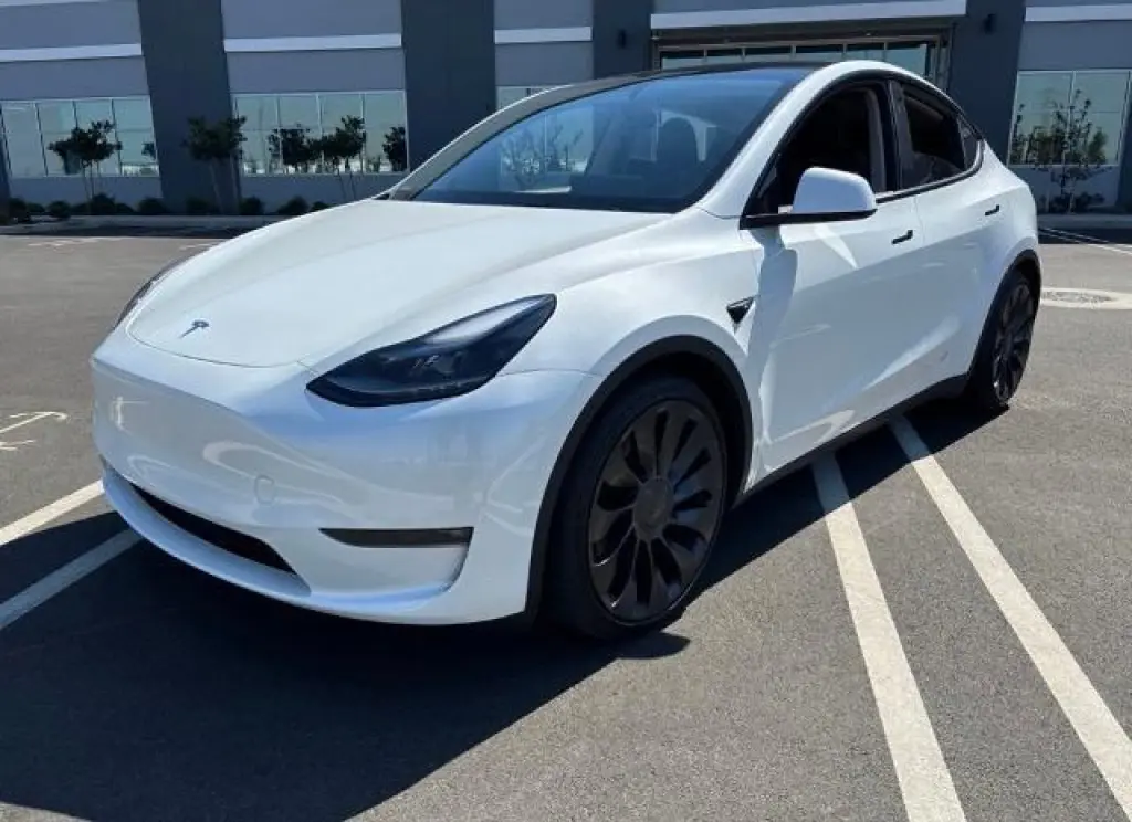 Modelo Y Tesla 2025 AWD Desempeño 4dr Crossover