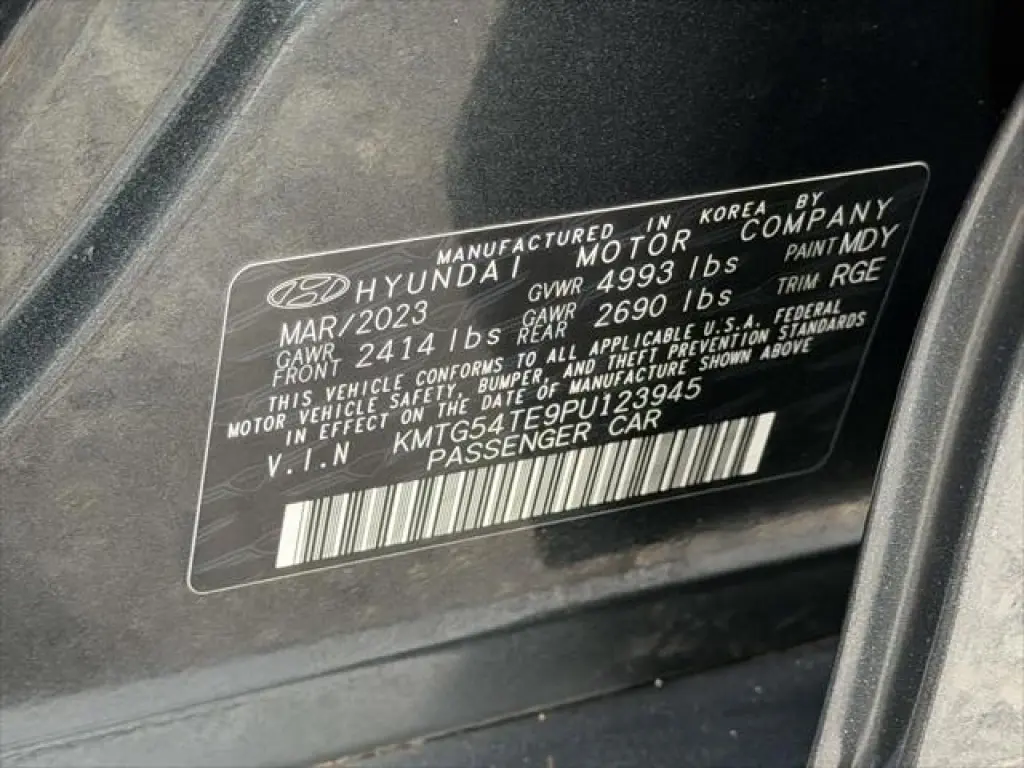 Genesis G70 2023 3.3T Estándar 4dr Sedán