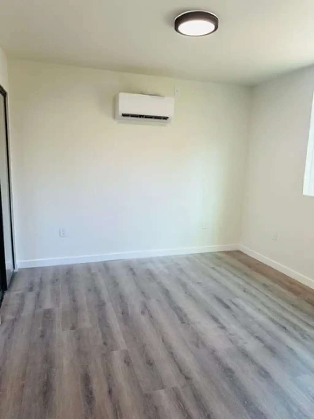 Rento habitacion disponible