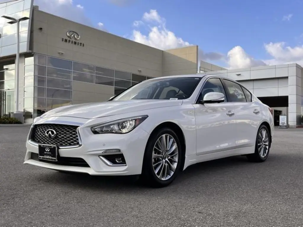 INFINITI Q50 2023 Lujo 4dr Sedán