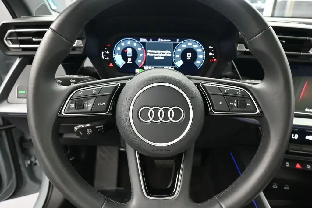 Audi A3 2025 AWD quattro Premium 40 TFSI 4dr Sedán