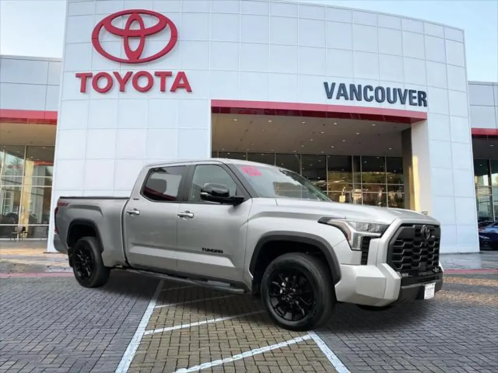 Toyota Tundra 2024 4x4 Limited 4dr CrewMax Cab Pickup LB