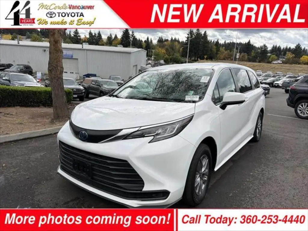 Toyota Sienna 2023 AWD LE 8-Pasajeros 4dr Minivan