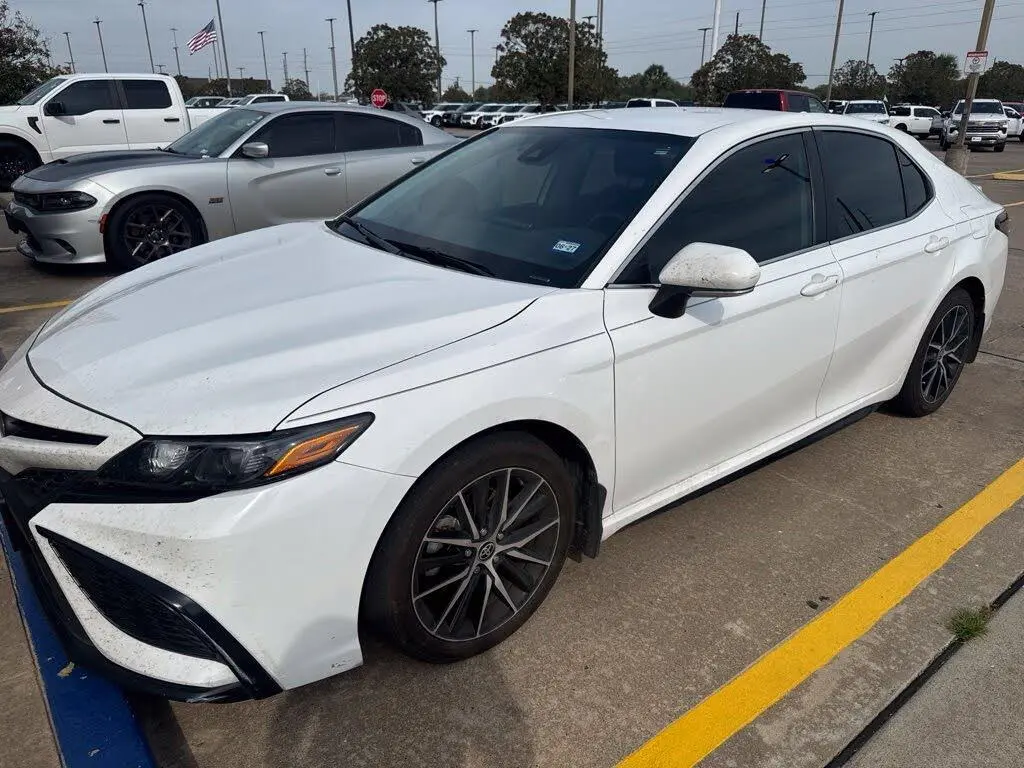 Toyota Camry 2022 SE 4dr Sedán