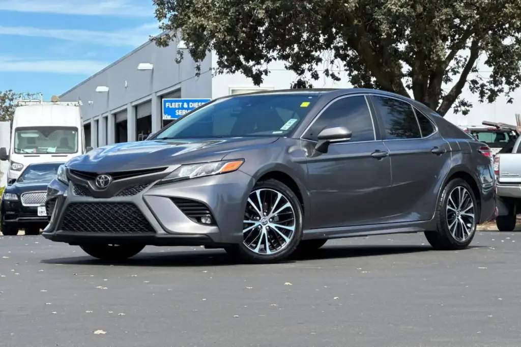 Toyota Camry 2020 SE 4dr Sedán