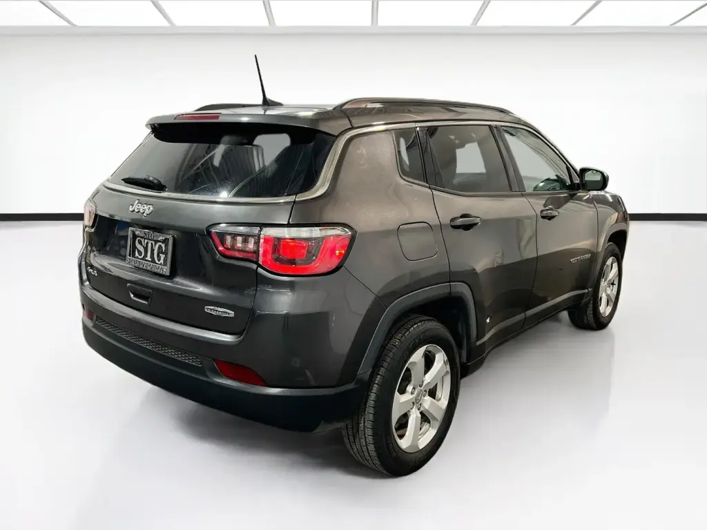 Jeep Compass 2017 4x4 Latitude 4dr SUV (versión de mitad de año)