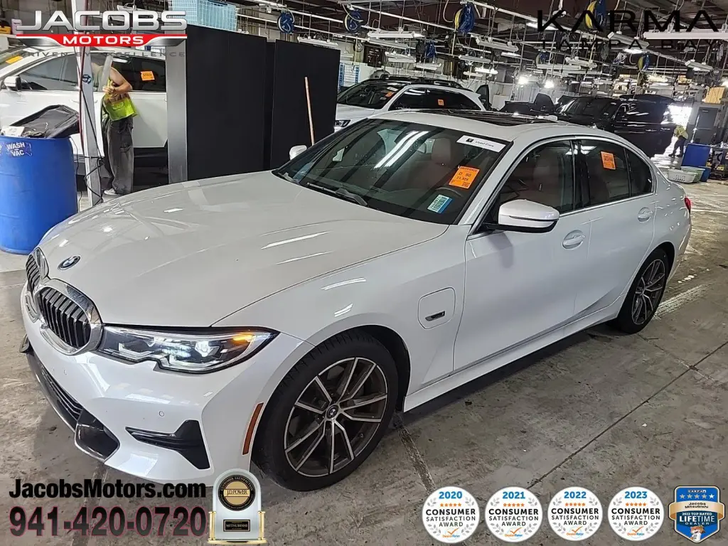 Serie 3 BMW 2022 330e 4dr Sedán