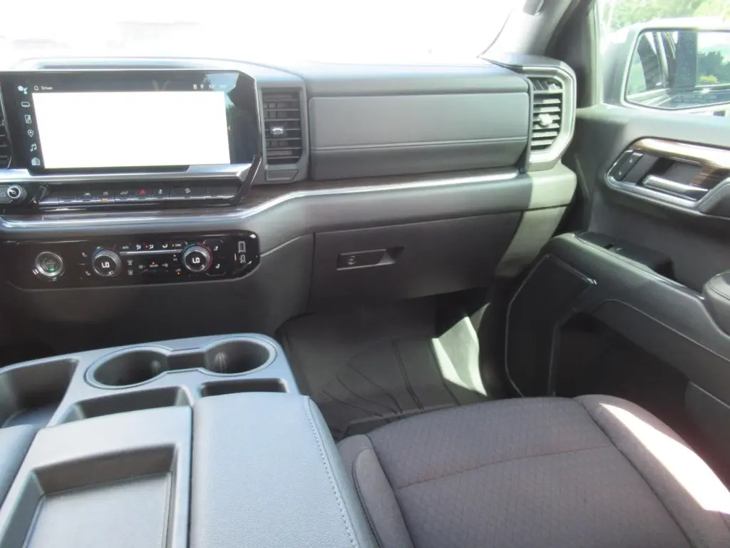 Chevrolet Silverado 1500 2024 4x4 LT 4p Puerta trasera Tripulación 5.8 ft. CB w/1LT
