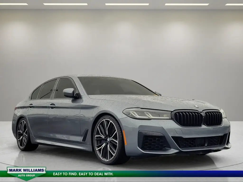 Serie 5 BMW 2021 AWD M550i xDrive Sedán 4p