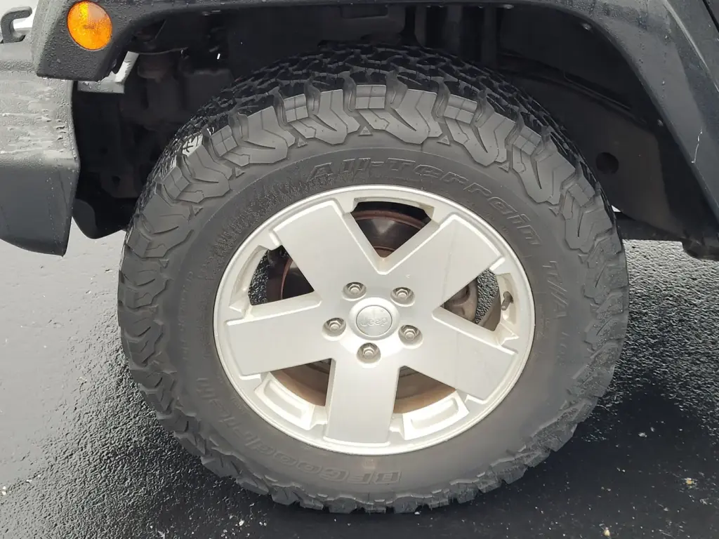 Jeep Wrangler 2012 4x4 Sahara 2dr SUV