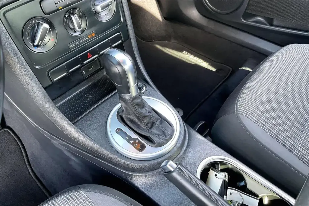 Volkswagen Escarabajo 2019 2.0T S 2dr Coupe