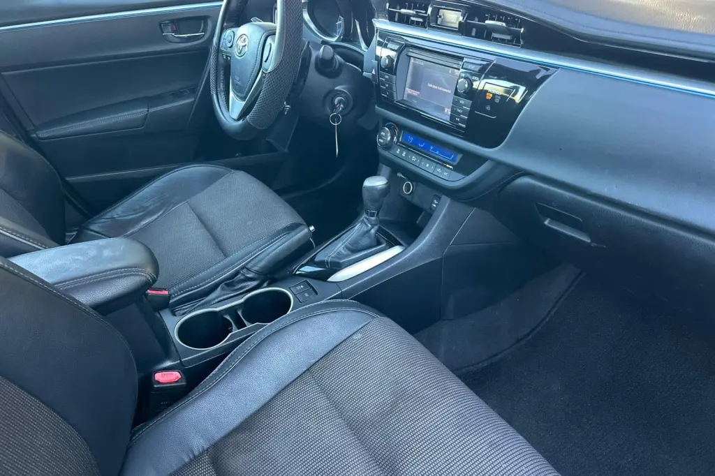 Toyota Corolla 2016 S 4dr Sedán