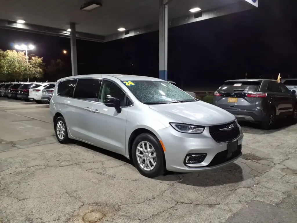 Chrysler Pacifica 2024 Touring L 4p Mini-Van