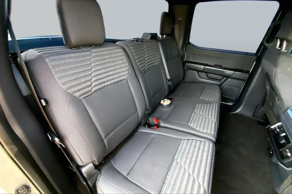 Ford F-150 2022 4x4 XL 4dr SuperCrew 5.5 ft. SB