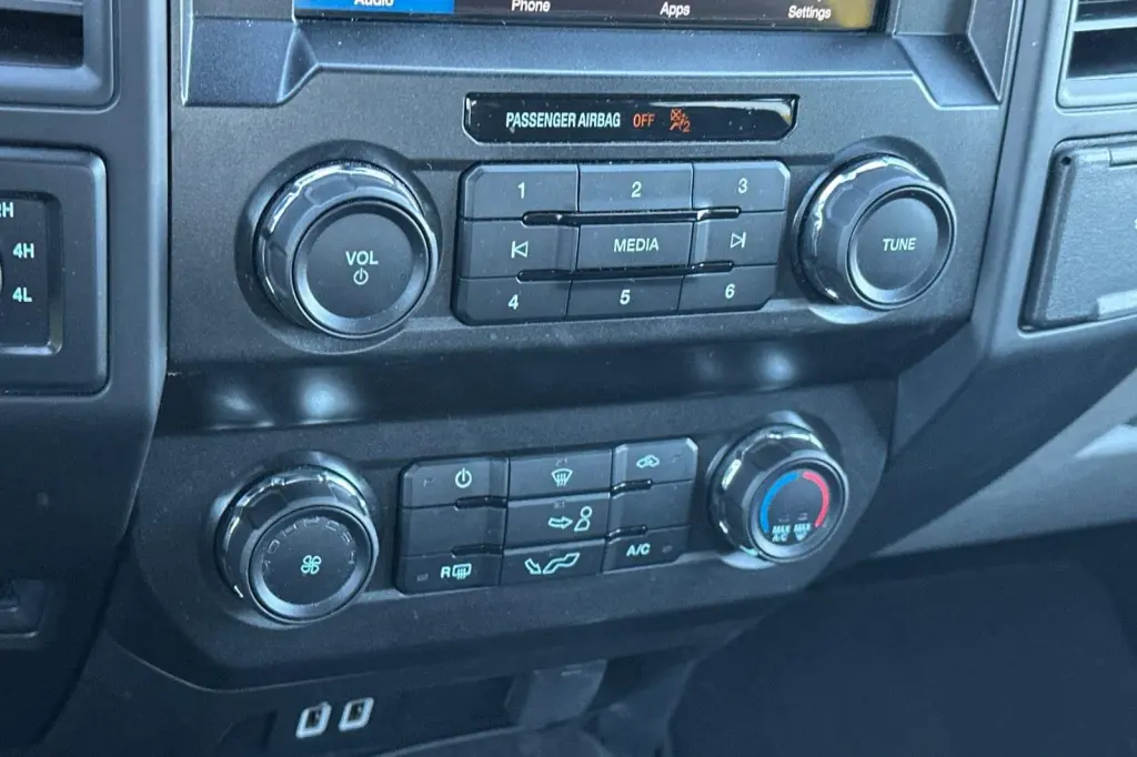 Ford F-150 2019 4x4 XL 4dr SuperCrew 5.5 ft. SB