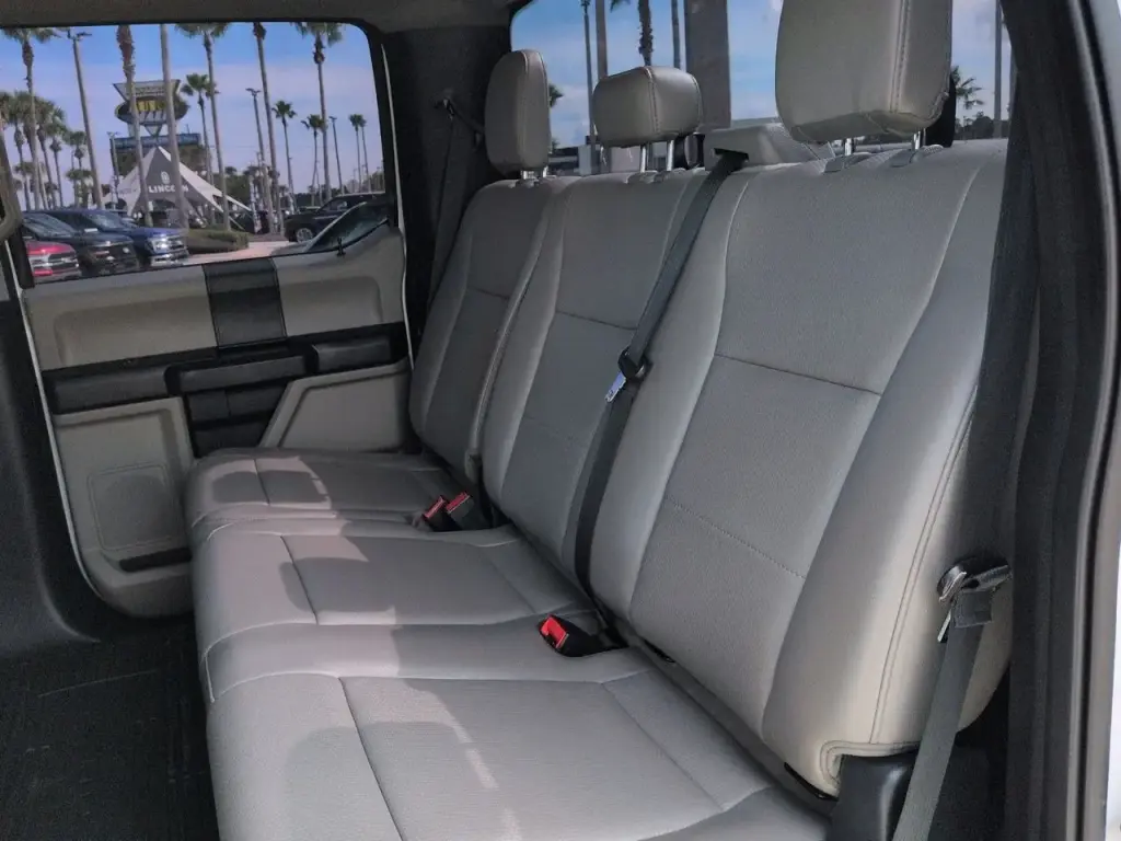 Ford F-250 Super Duty 2021 4x4 XL Cabina Doble 4p 6.8 pies ST Camioneta