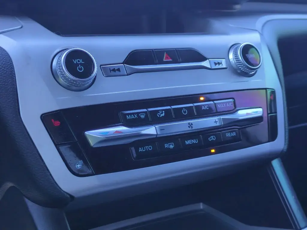 Ford Explorer 2023 XLT SUV de 4 puertas