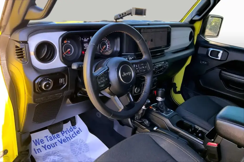 Jeep Wrangler 2024 4x4 Sport 4dr SUV