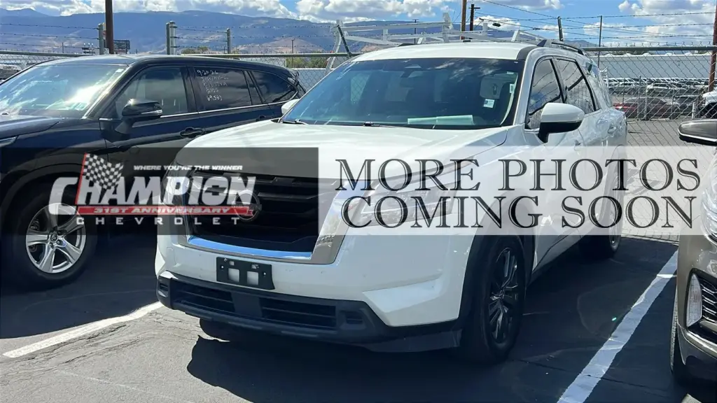 Nissan Pathfinder 2022 SV 4 puertas SUV con tracción a las cuatro ruedas