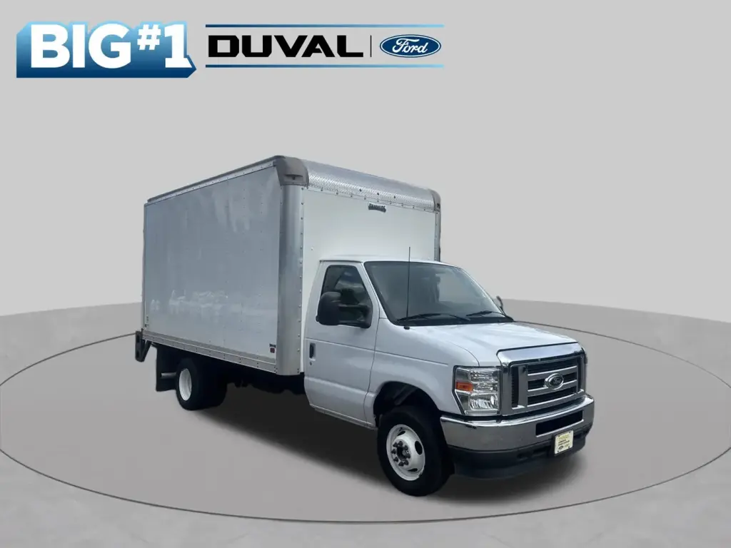 Ford E-Series 2024 E-450 SD 2p 158 in. LC EMW Chasis de Cortesía con Cabina Extendida