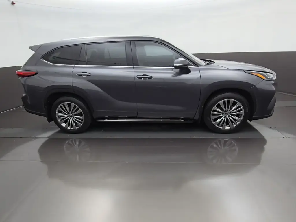 Toyota Highlander 2021 AWD Platinum 4dr SUV