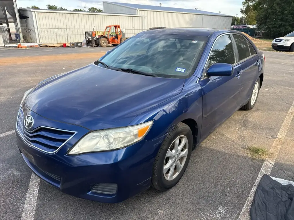 Toyota Camry 2011 LE 4p Sedan 6M